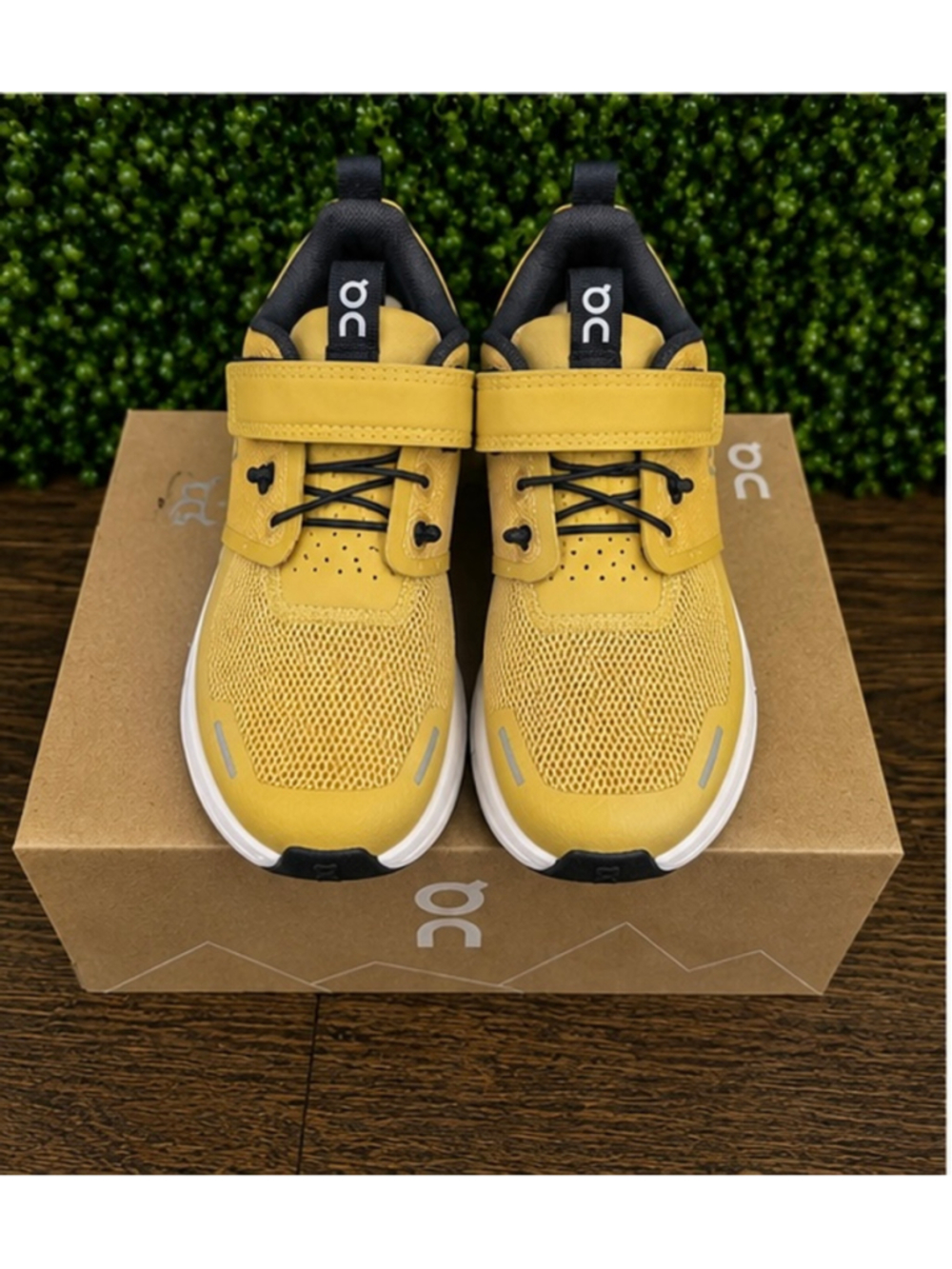 On Cloud Play Kids’ Sneakers Mustard and White Colorway Size 12 3KD11431209